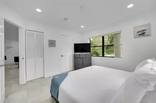 400 NE 26th Dr, Wilton Manors, FL 33334 - Photo 19