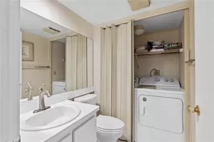 581 Springdale Cir, Palm Springs, FL 33461 - Photo 15