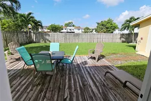 719 SW 79th Ave, North Lauderdale, FL 33068 - Photo 13