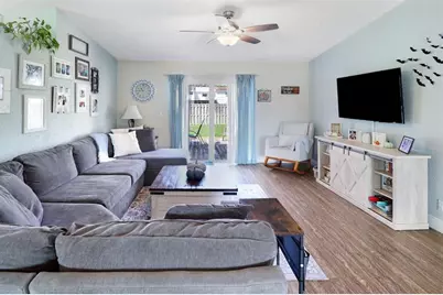 719 SW 79th Ave, North Lauderdale, FL 33068 - Photo 3