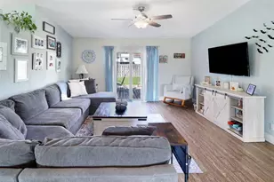 719 SW 79th Ave, North Lauderdale, FL 33068 - Photo 3