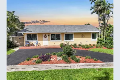 719 SW 79th Ave, North Lauderdale, FL 33068 - Photo 1