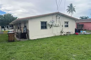 340-400 NE 44th St, Deerfield Beach, FL 33064 - Photo 9