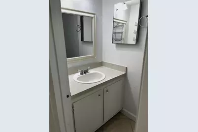 8149  Lagos De Campo Blvd, Unit #B-1, Fort Lauderdale, FL 33321 - Photo 3