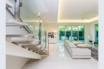 240  Shore Ct, Lauderdale by the Sea, FL 33308 - Photo 9