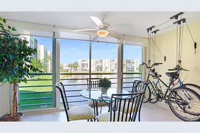 441 SE 3rd St, Unit #201, Dania Beach, FL 33004 - Photo 3