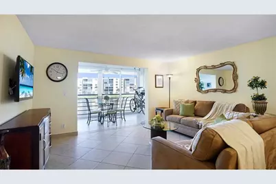 441 SE 3rd St, Unit #201, Dania Beach, FL 33004 - Photo 7