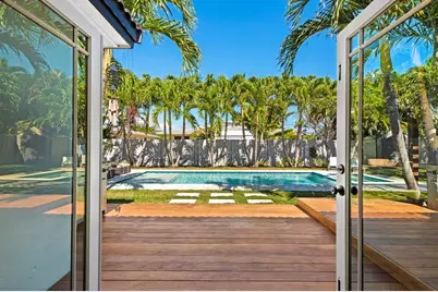 2133 NE 25th St, Wilton Manors, FL 33305 - Photo 17