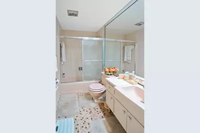 3300 NE 36th St, Unit #201, Fort Lauderdale, FL 33308 - Photo 17