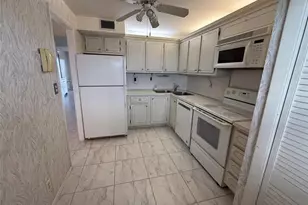 1537 E Hillsboro Blvd, Deerfield Beach, FL 33441 - Photo 15