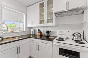 8280 Sunrise Lakes Blvd, Sunrise, FL 33322 - Photo 13