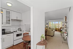 8280 Sunrise Lakes Blvd, Sunrise, FL 33322 - Photo 7