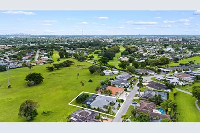 4906 N Travelers Palm Ln, Tamarac, FL 33319 - Photo 27