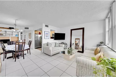 9061  Sunrise Lakes Blvd, Unit #102, Sunrise, FL 33322 - Photo 3