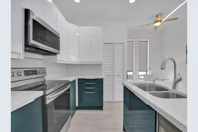 703 SE 16th Ct, Fort Lauderdale, FL 33316 - Photo 9