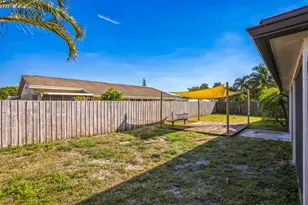 8460 Raymond Dr, Boynton Beach, FL 33472 - Photo 7