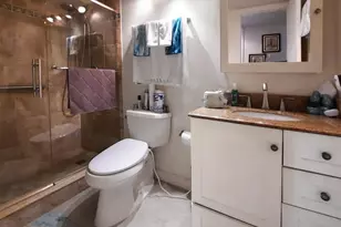 291 S Hollybrook Dr, Pembroke Pines, FL 33025 - Photo 7