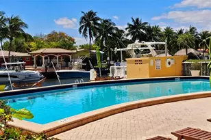 2000 NE 135th St, North Miami, FL 33181 - Photo 27