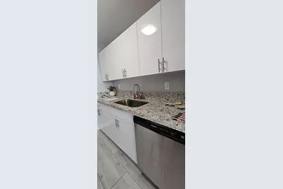 2000 NE 135th Street, Unit #605, North Miami, FL 33181 - Photo 5