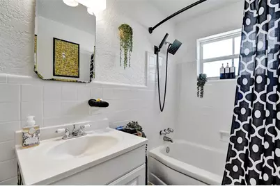 90 NE 26th St, Wilton Manors, FL 33305 - Photo 33