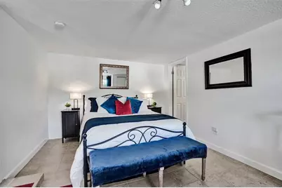 90 NE 26th St, Wilton Manors, FL 33305 - Photo 17