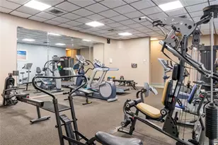 1101 Colony Point Cir, Pembroke Pines, FL 33026 - Photo 9