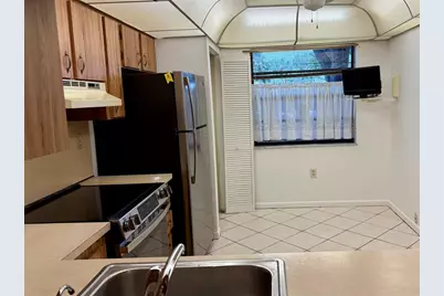 900  Colony Point Cir, Unit #121, Pembroke Pines, FL 33026 - Photo 9