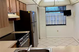 900 Colony Point Cir, Pembroke Pines, FL 33026 - Photo 9