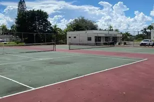 8460 Sunrise Lakes Blvd, Sunrise, FL 33322 - Photo 17