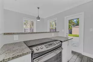 915 N 31st Rd, Hollywood, FL 33021 - Photo 9