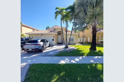 1563 SW 187th Ter, Pembroke Pines, FL 33029 - Photo 3