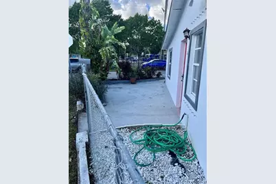 2201 NE 135th Ln, North Miami Beach, FL 33181 - Photo 21