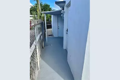 2201 NE 135th Ln, North Miami Beach, FL 33181 - Photo 5