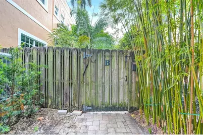 624 NE 29th Dr, Fort Lauderdale, FL 33334 - Photo 43