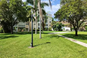 219 NE 14th Ave, Hallandale Beach, FL 33009 - Photo 33
