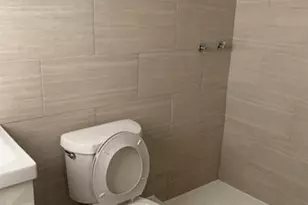 790 NE 46th Ct, Oakland Park, FL 33334 - Photo 7