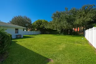 2745 Omega Pl, North Palm Beach, FL 33408 - Photo 3