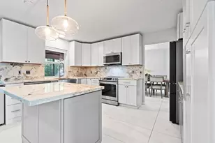 2745 Omega Pl, North Palm Beach, FL 33408 - Photo 5