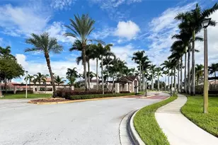 14015 N Forest Oak Cir, Davie, FL 33325 - Photo 3