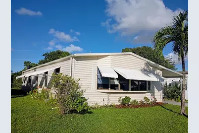 3353  Lake Overlook Pl, Lantana, FL 33462 - Photo 1