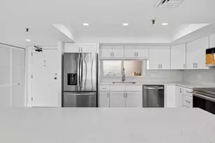 2480 Presidential Way, West Palm Beach, FL 33401 - Photo 5