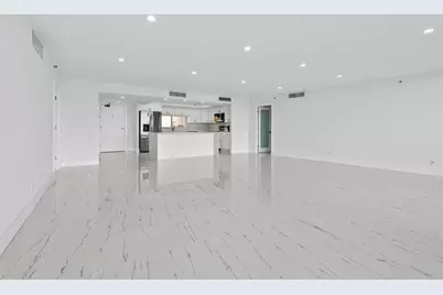 2480  Presidential Way, Unit #902, West Palm Beach, FL 33401 - Photo 11