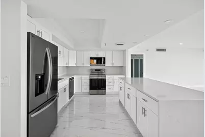 2480  Presidential Way, Unit #902, West Palm Beach, FL 33401 - Photo 3