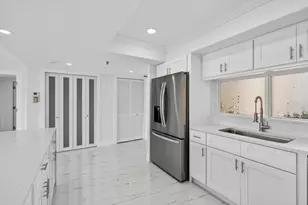 2480 Presidential Way, West Palm Beach, FL 33401 - Photo 5