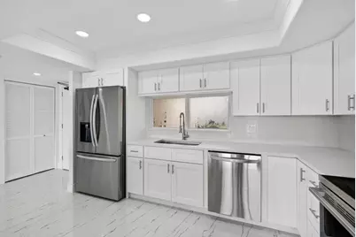 2480 Presidential Way #902, West Palm Beach, FL 33401 - Photo 3