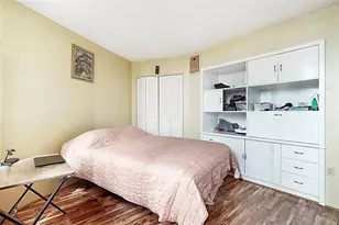 1400 St Charles Pl, Pembroke Pines, FL 33026 - Photo 17