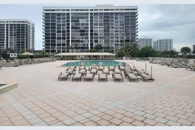 [Address not provided], Hallandale Beach, FL 33009 - Photo 27