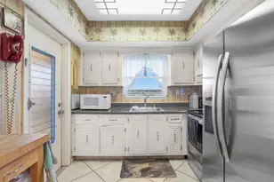 100 SE 6th Ave, Pompano Beach, FL 33060 - Photo 13