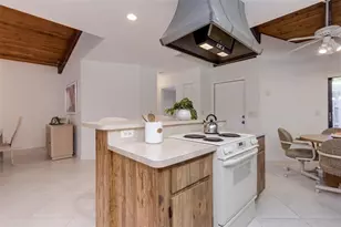 450 Briarwood Cir, Hollywood, FL 33024 - Photo 9