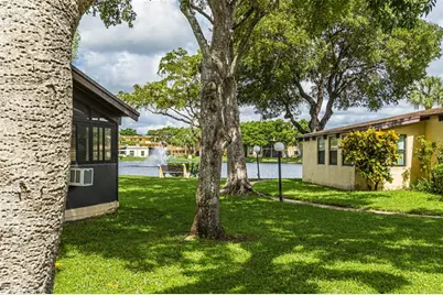 450  Briarwood Cir, Unit #2, Hollywood, FL 33024 - Photo 41